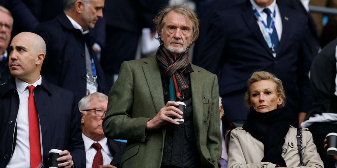 Man Utd submit offer to sign two "special" English midfielders in double swoop